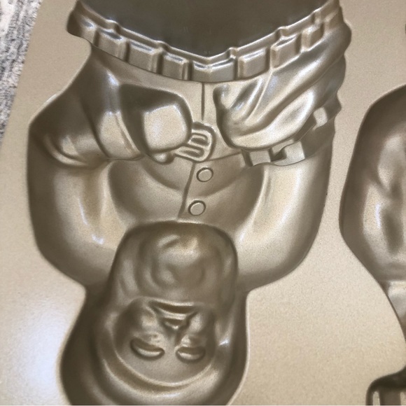 Nordic Ware Vintage Santa Claus Cake Pan 10 Cups 2.4 Liter Mold 3D Christmas GUC - Picture 8 of 11